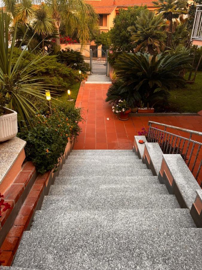 Tony Home Olbia Luaran gambar