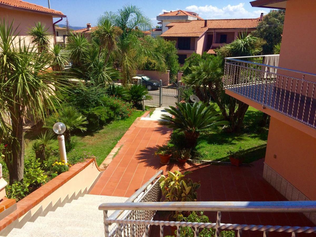 Tony Home Olbia Luaran gambar